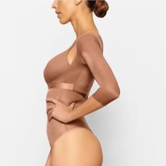 New Skims Barely There Open Bust Arm Shaper Smoothing Sz S - Picture 3 of 10